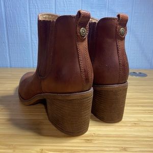 Sofft Sadova booties - never worn without tags - size: 11